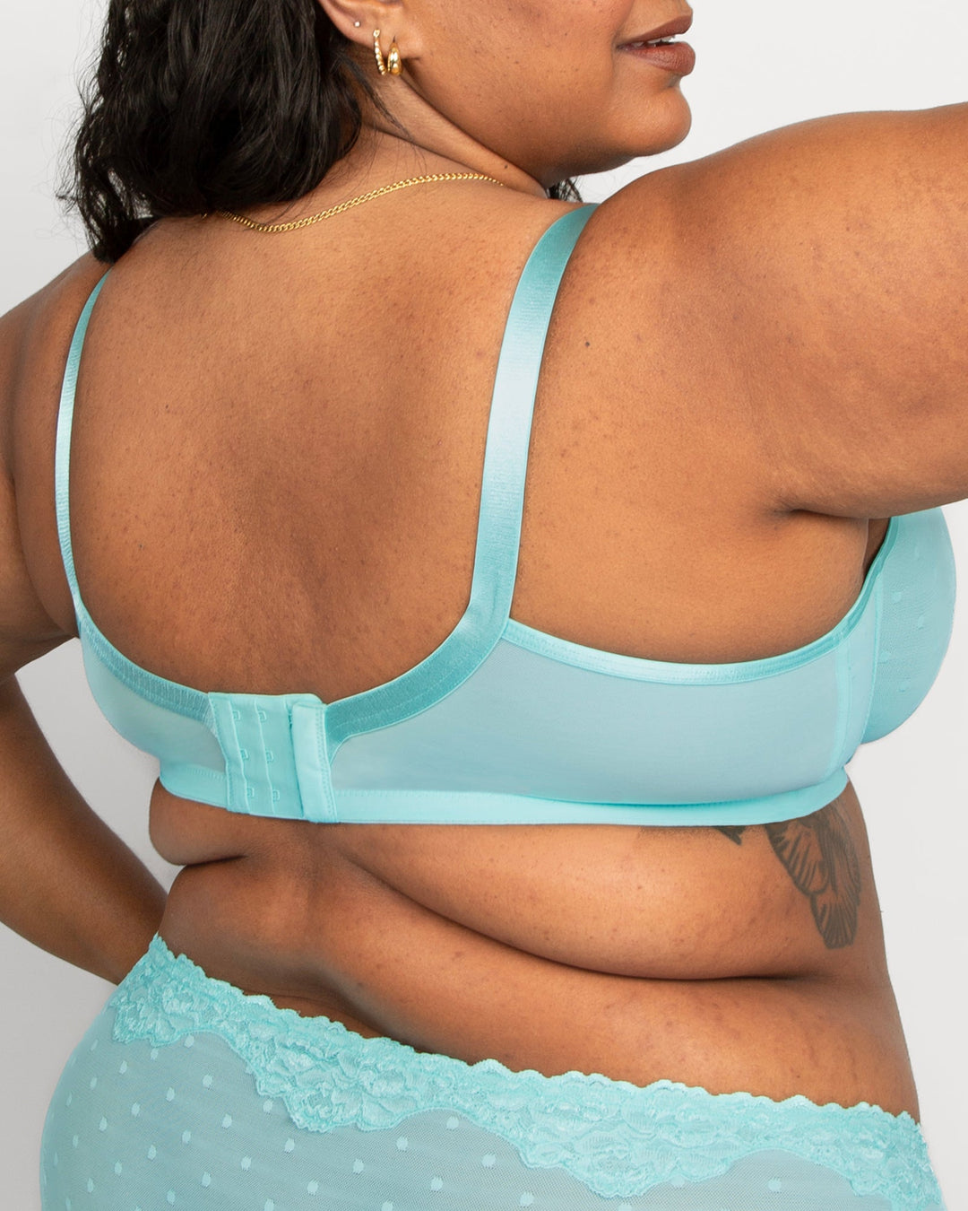 Curvy Couture Sheer Whisper Full Coverage Unlined Underwire Bra in Aruba Blue