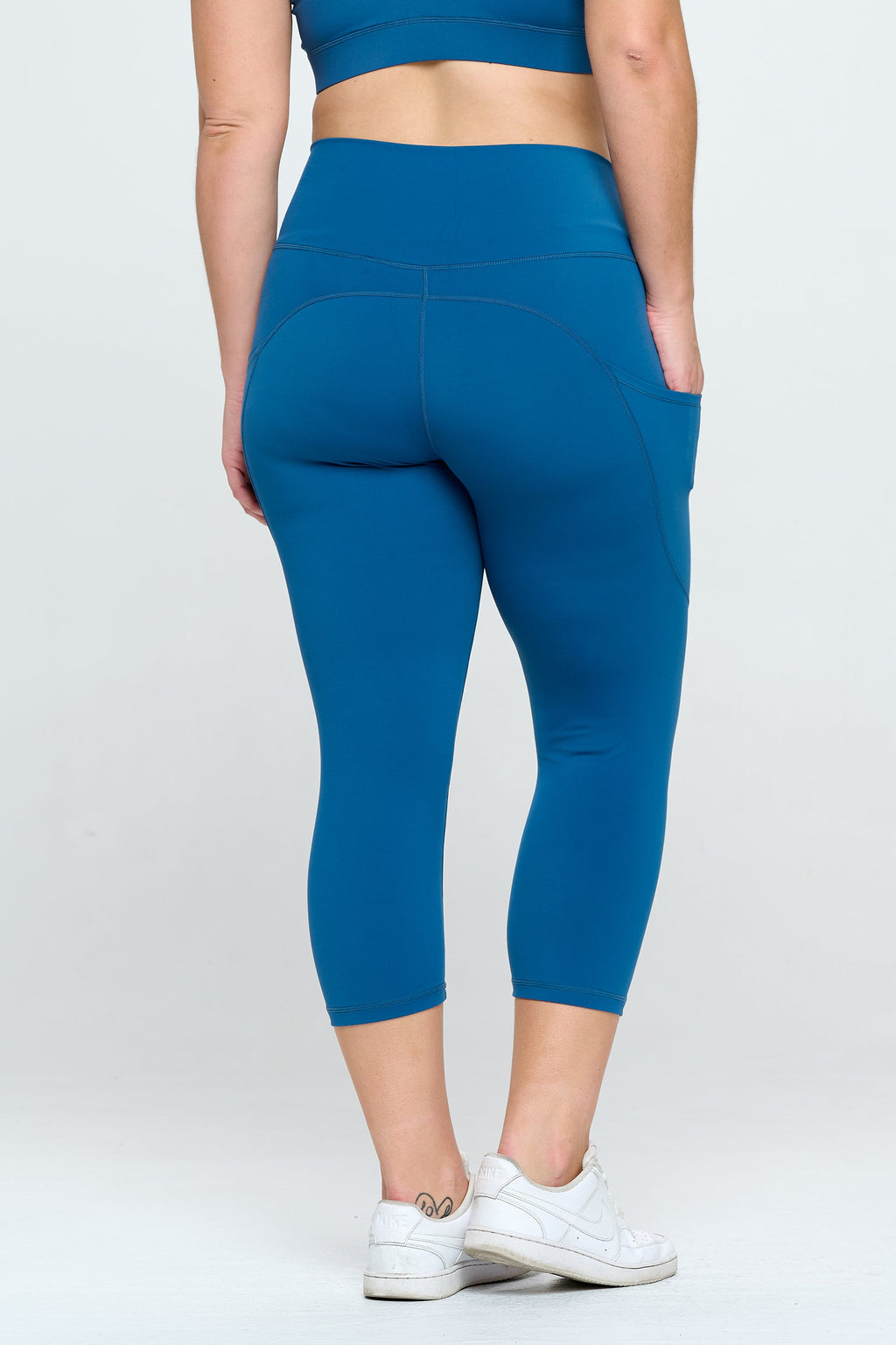 Plus Size Buttery Soft Activewear Capri Leggings with Pockets | Love It Curvy