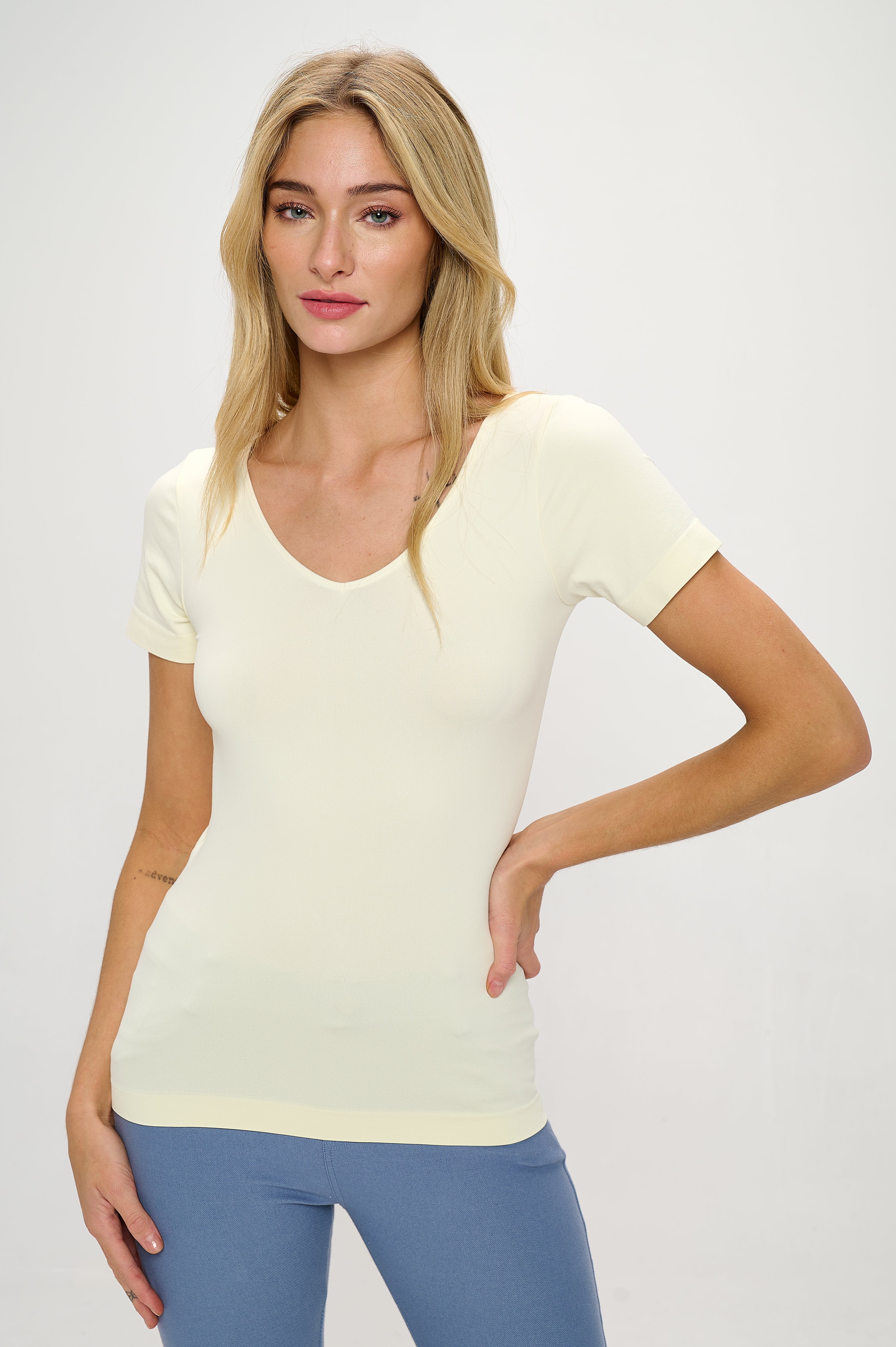 Seamless Reversible V-Neck Short Sleeve Top | Love It Curvy Secondary image