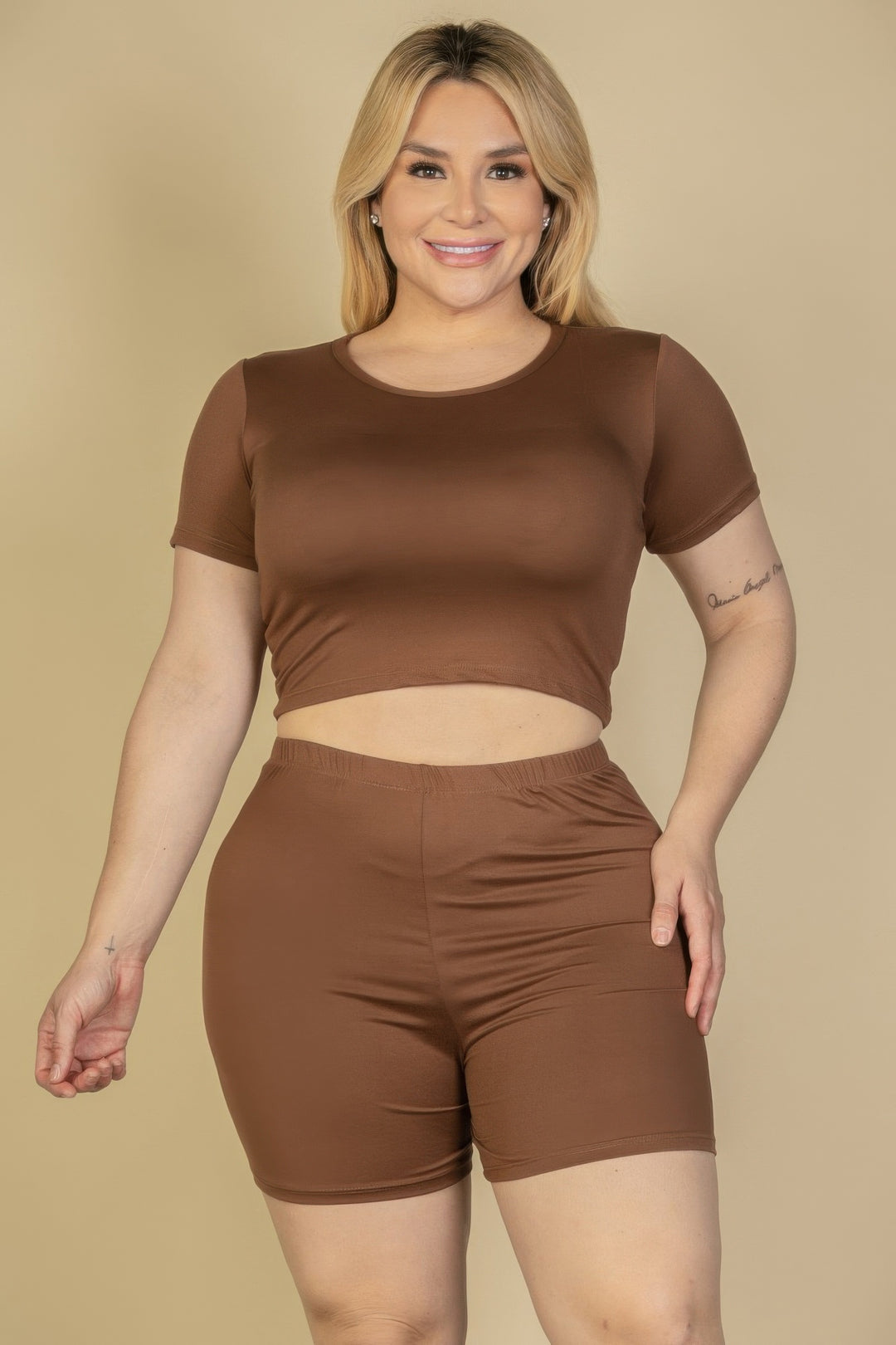 Plus Size Short Sleeve Crop Top & Shorts Set - Love it Curvy
