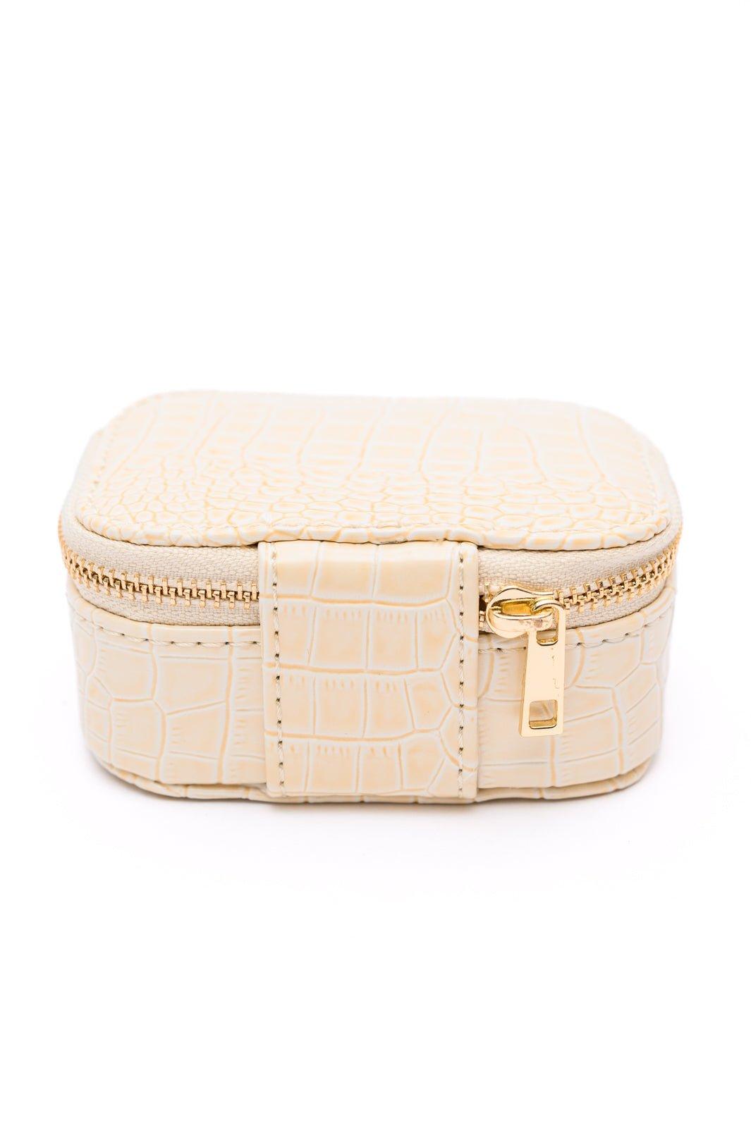 Travel Jewelry Case in Cream Snakeskin - AS6833-01 - Love it Curvy