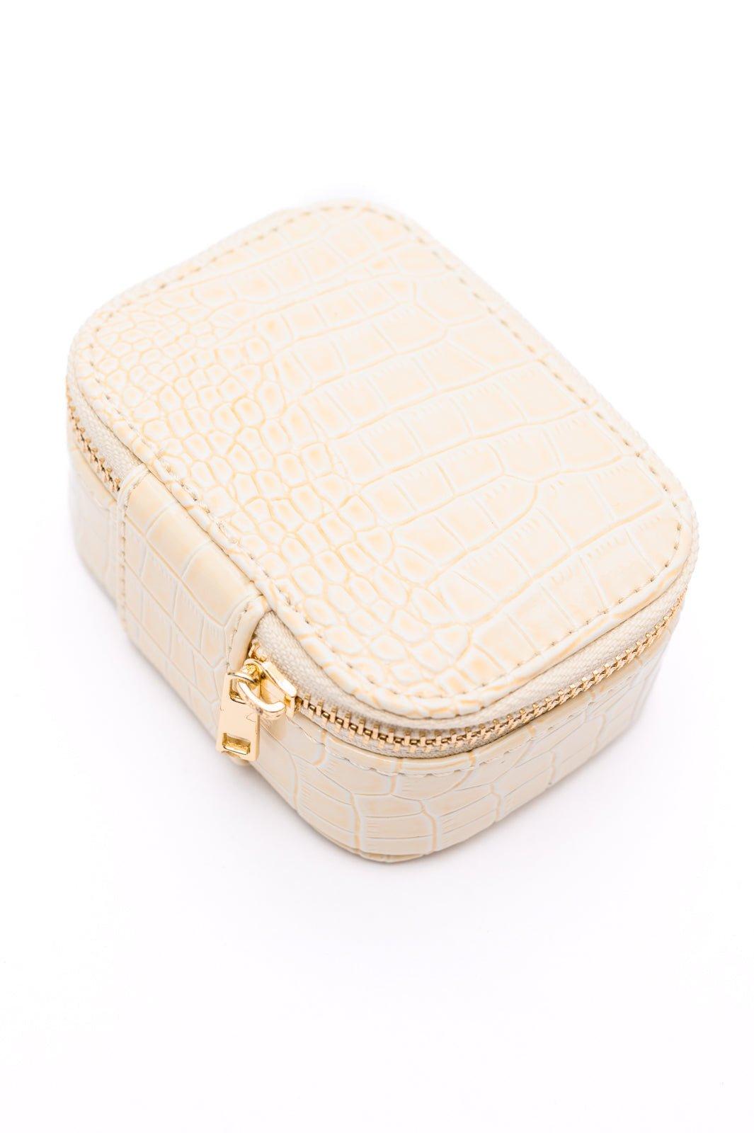 Travel Jewelry Case in Cream Snakeskin - AS6833-01 - Love it Curvy