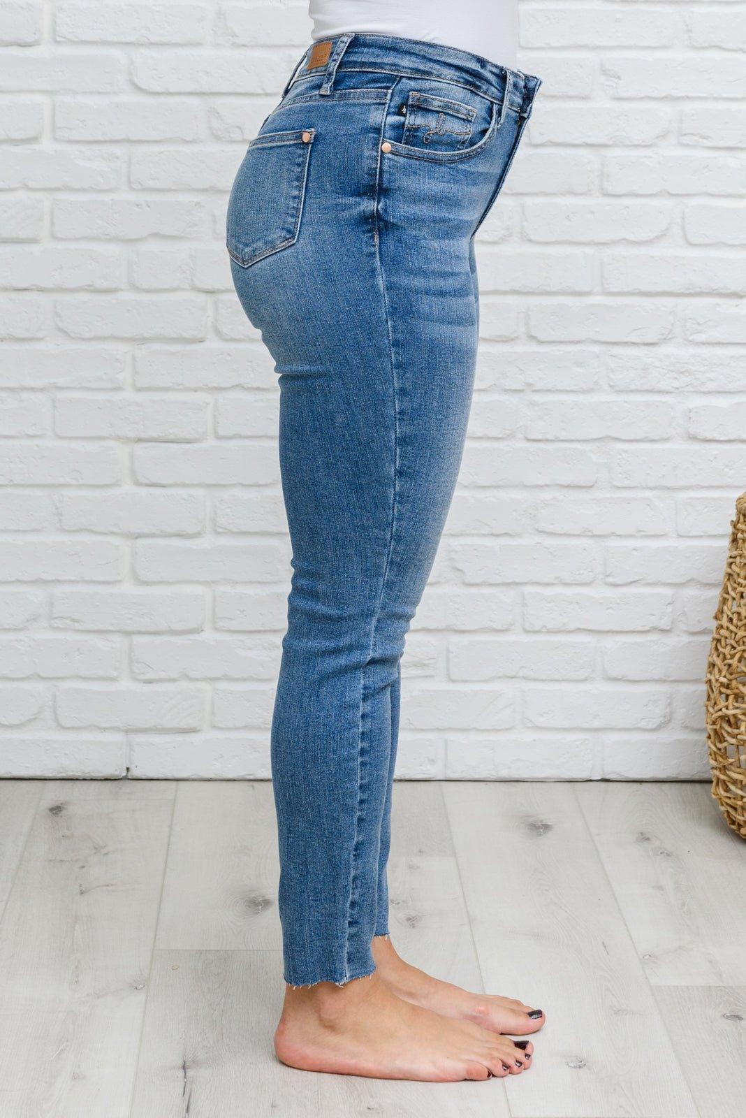 Becca Hi-Waisted Embroidered Pocket Relaxed Jeans - Love it Curvy