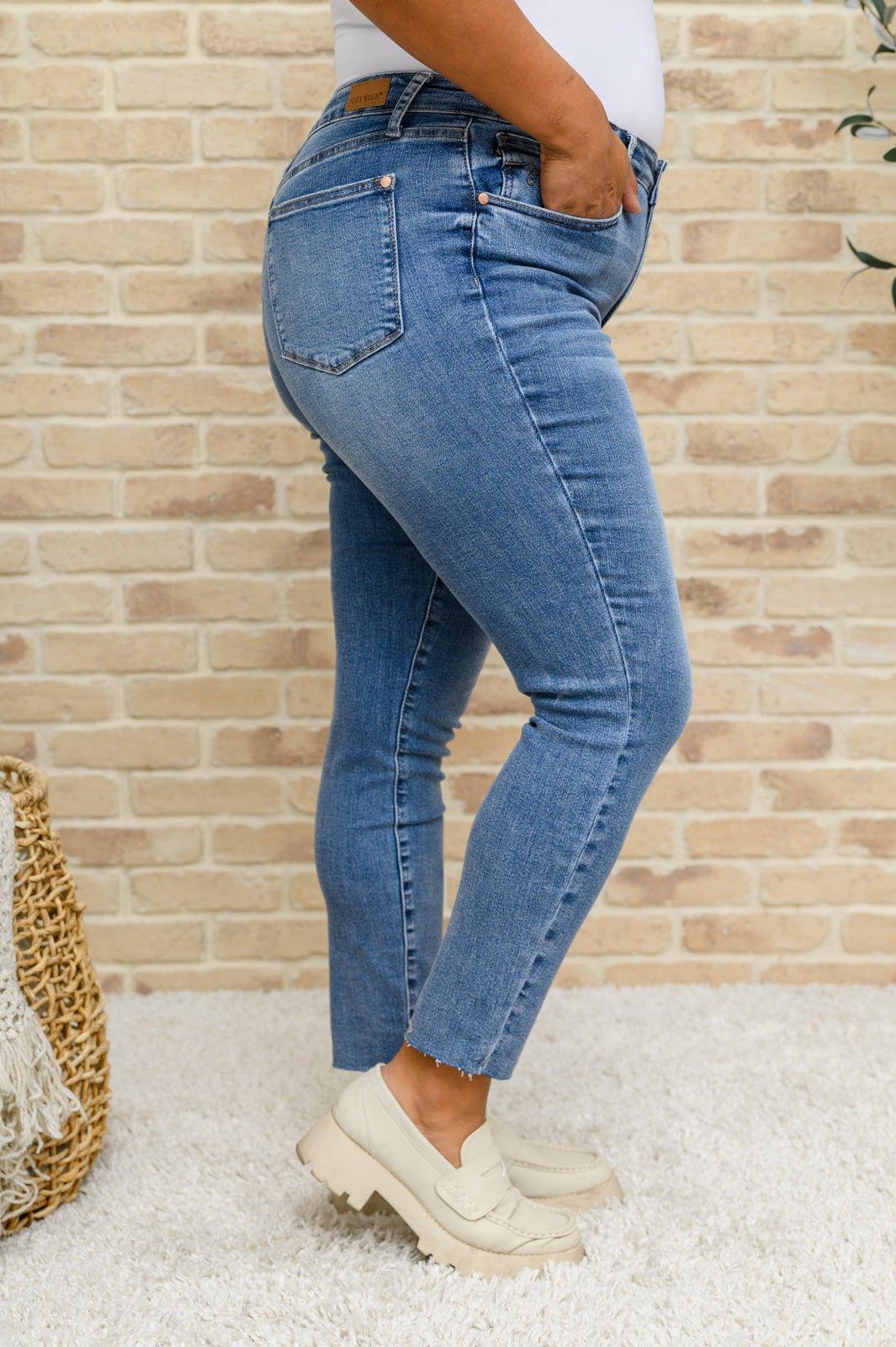 Becca Hi-Waisted Embroidered Pocket Relaxed Jeans - Love it Curvy