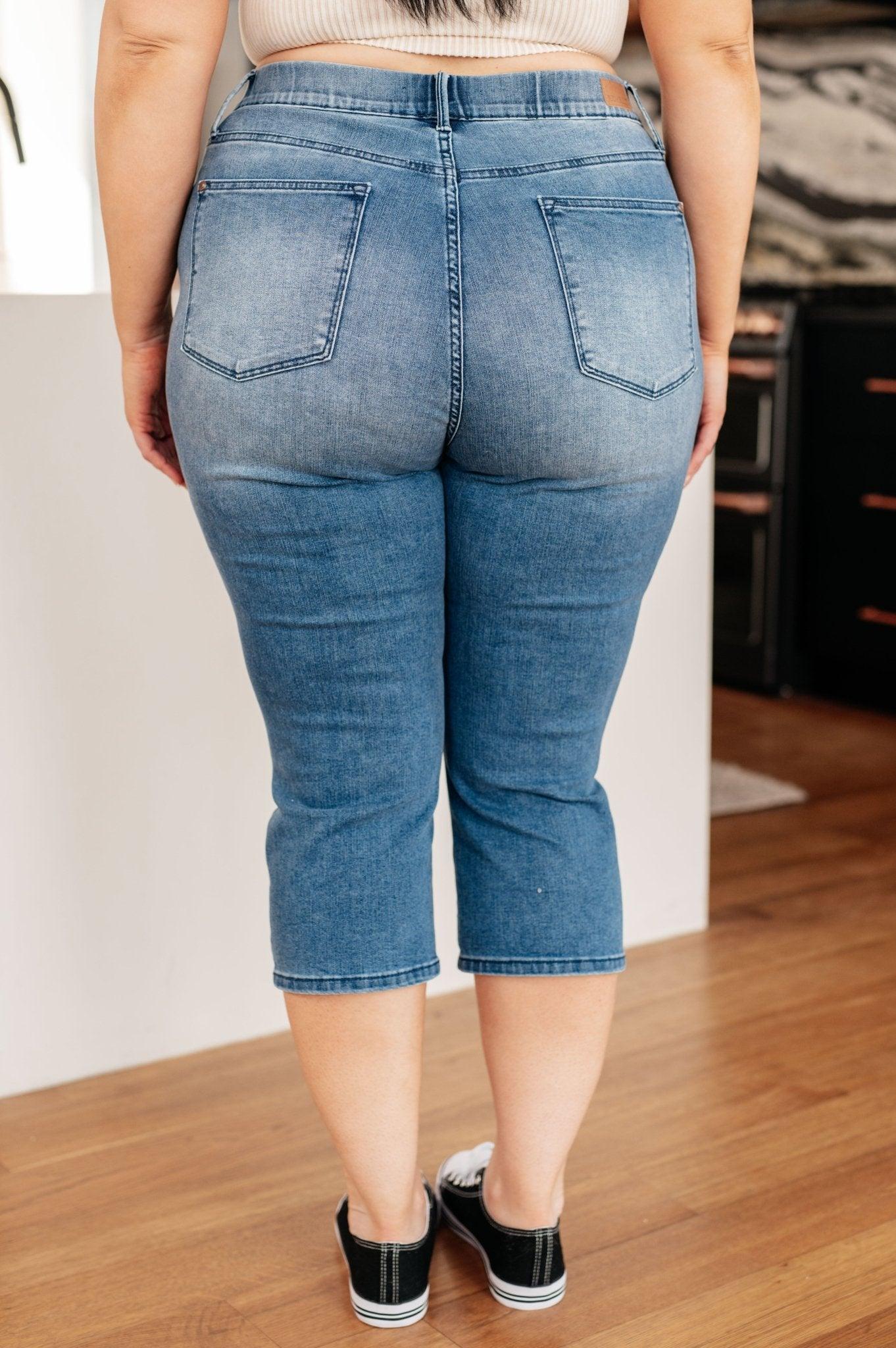 Emily High Rise Cool Denim Pull On Capri Jeans - AS7727-01 - Love it Curvy