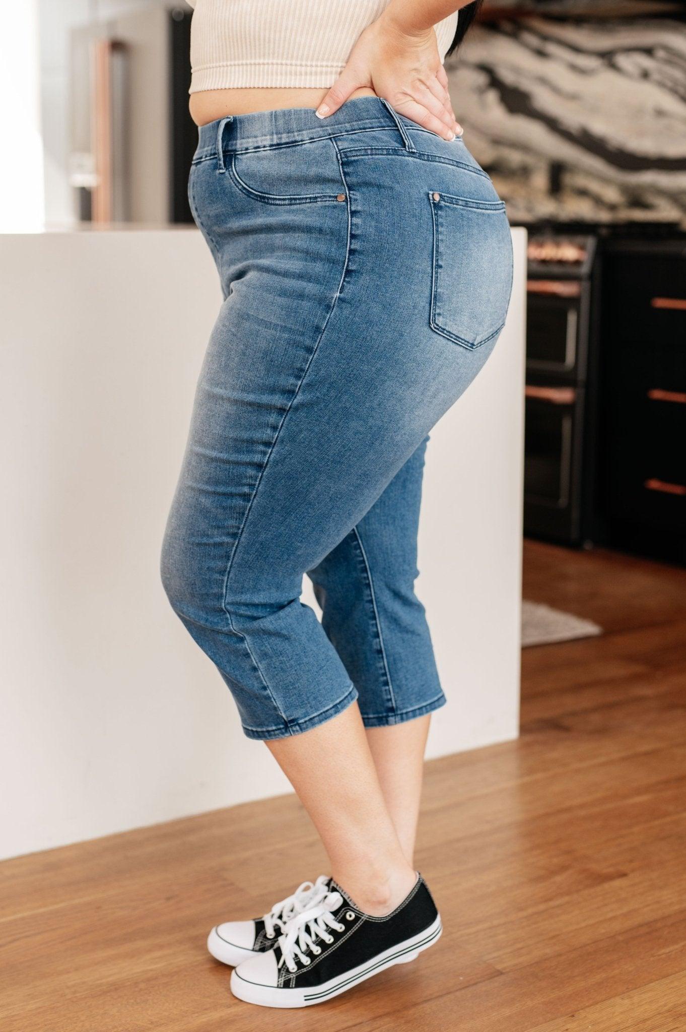 Emily High Rise Cool Denim Pull On Capri Jeans - AS7727-01 - Love it Curvy