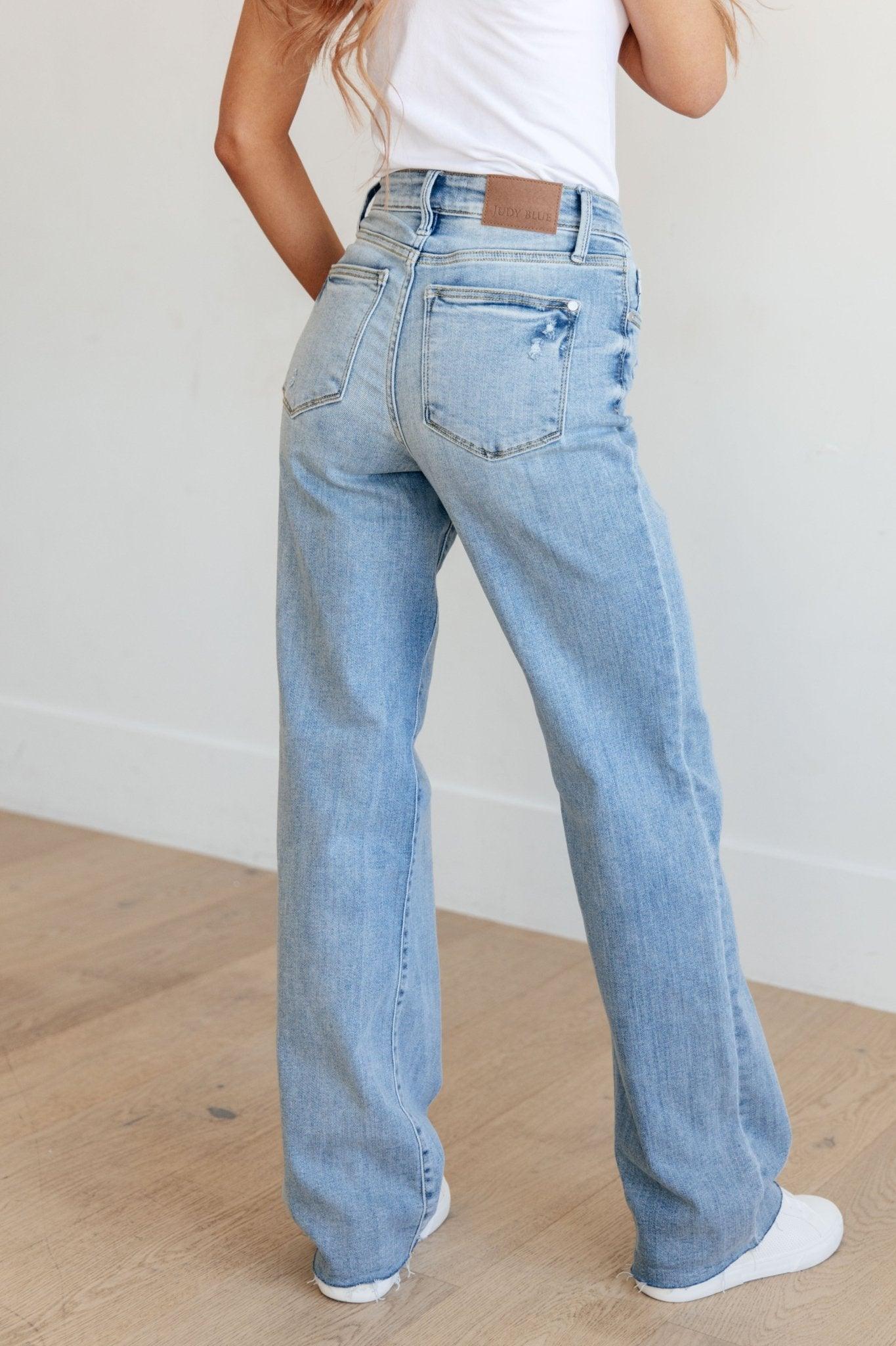 Mildred High Rise V Front Waistband Straight Jeans - AS7933-01 - Love it Curvy