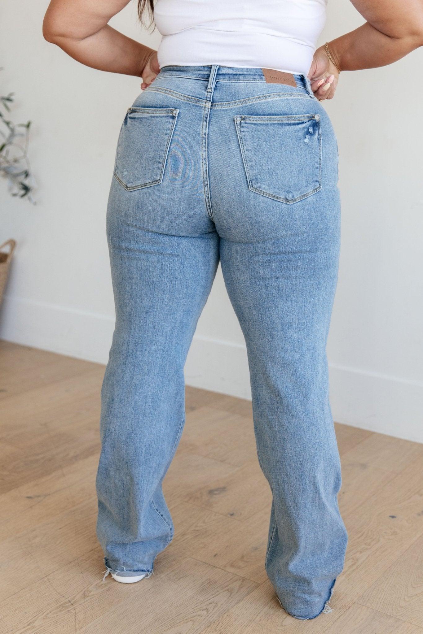 Mildred High Rise V Front Waistband Straight Jeans - AS7933-01 - Love it Curvy